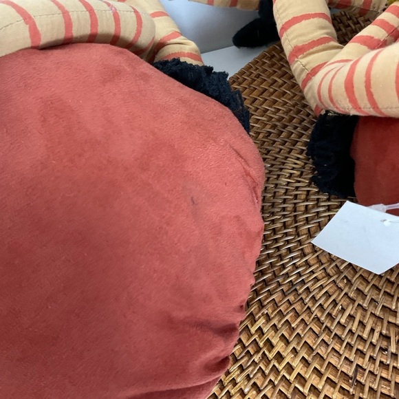 Large Halloween Fall Pumpkin Shelf Sitter Holding A Black Cat Dangling Legs 19” - Picture 3 of 3